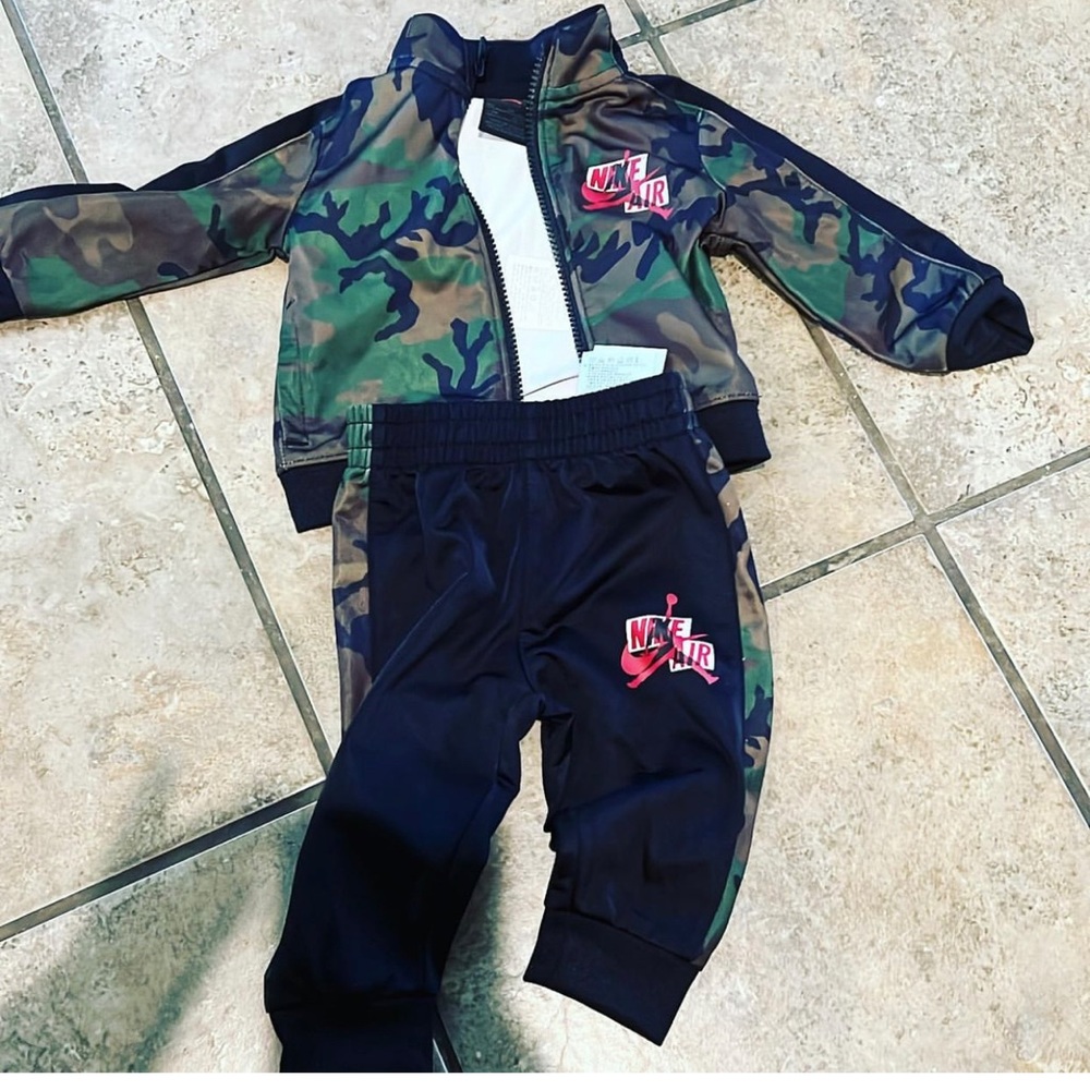 Nike track set
